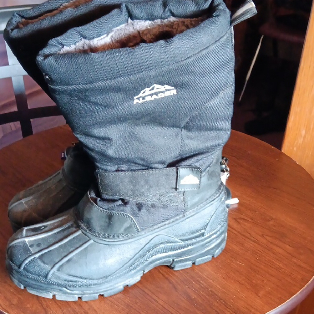 Black Winter Snow Boots